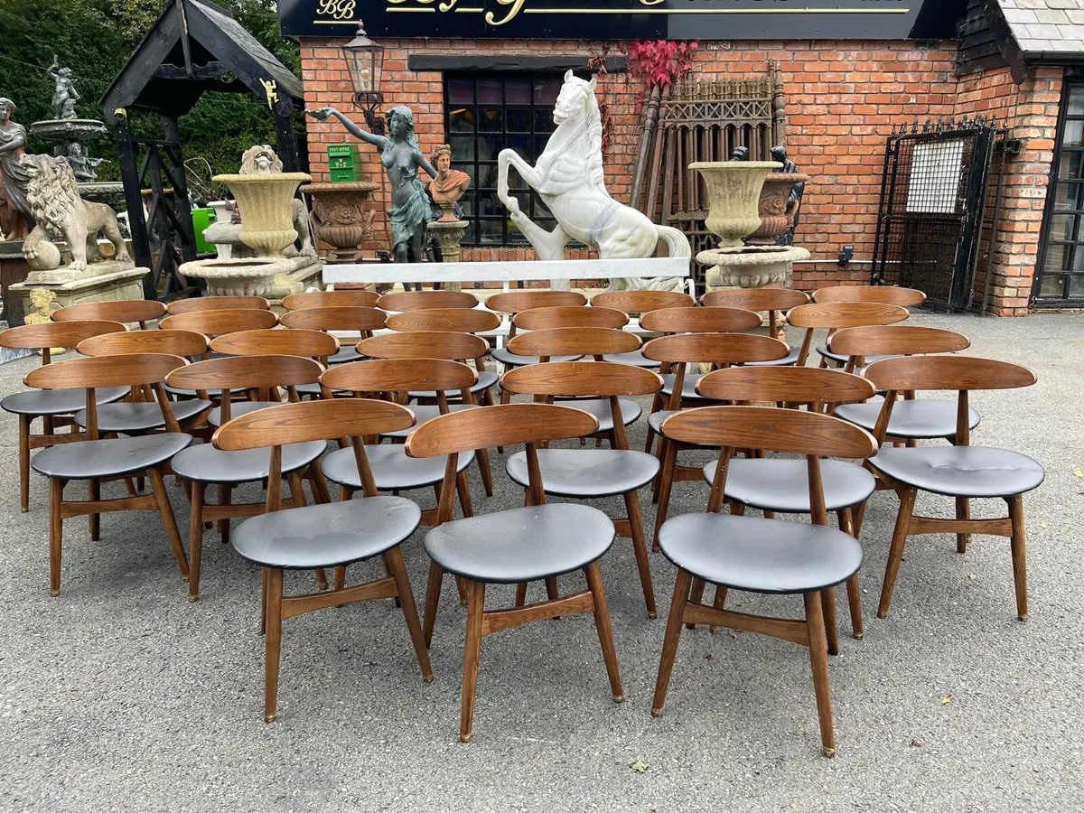 30 restaurants/cafe/bistro chairs - Image 2