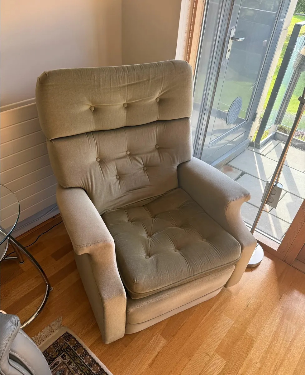 Free Chair - Image 2