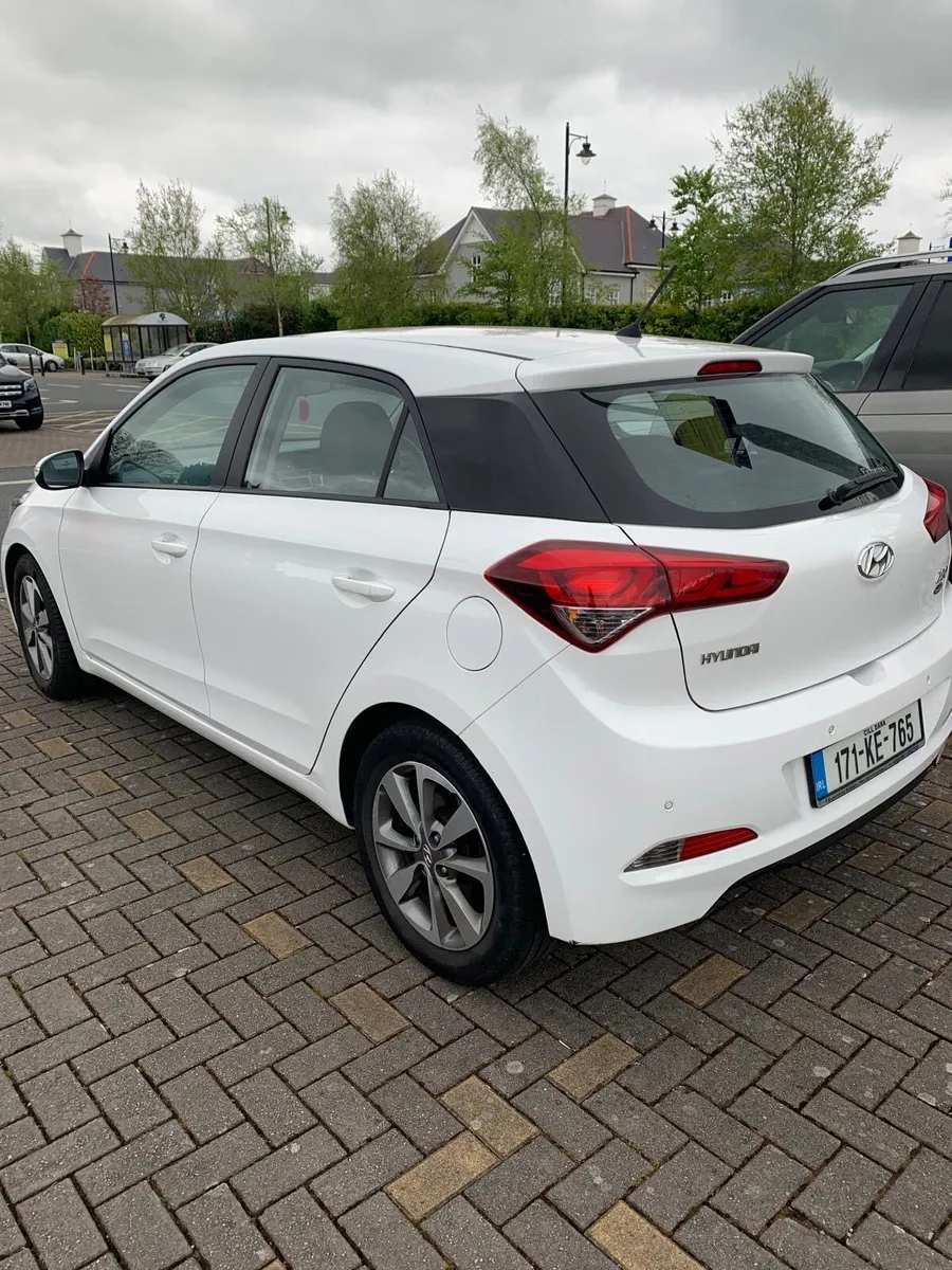 Hyundai i20 Deluxe Line - Image 4