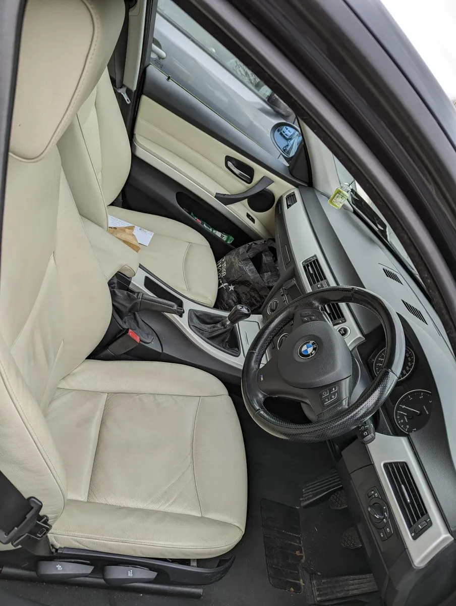 BMW 3-Series 2008 - Image 2