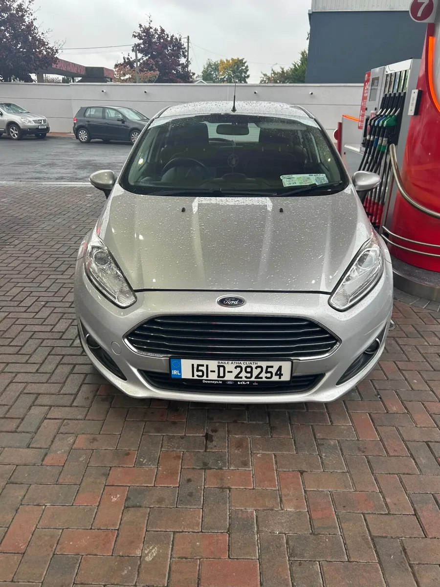 Ford Fiesta 2015 - Image 2