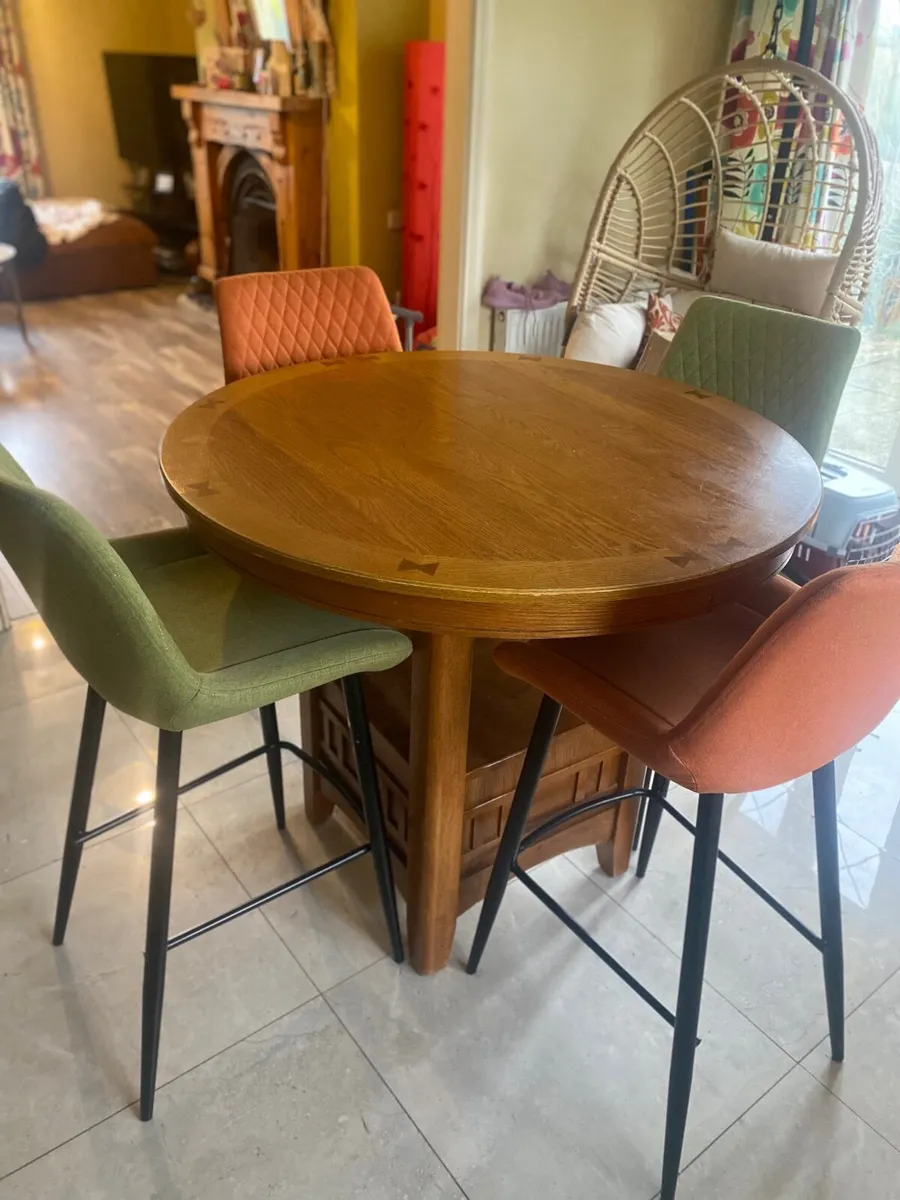 Table & stools - Image 1