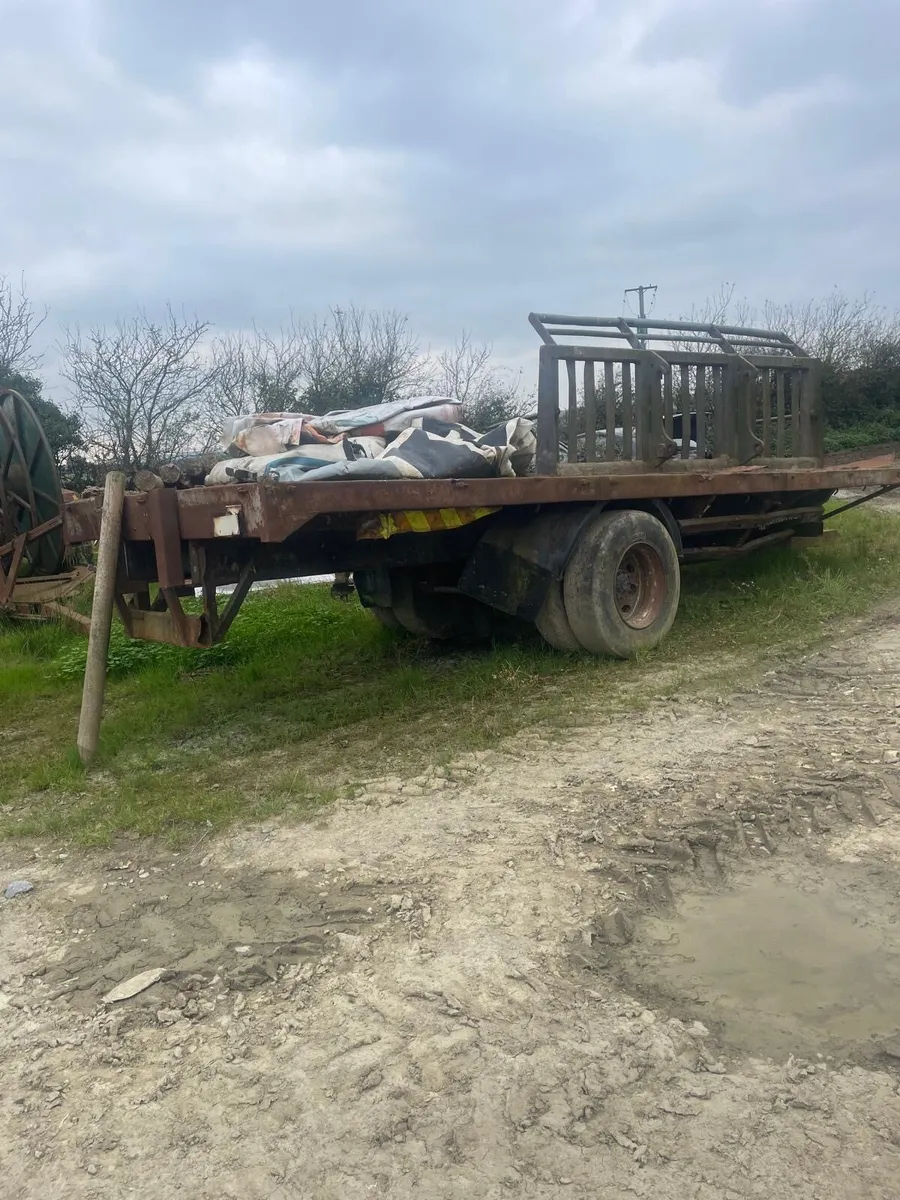 Trailer - Image 1