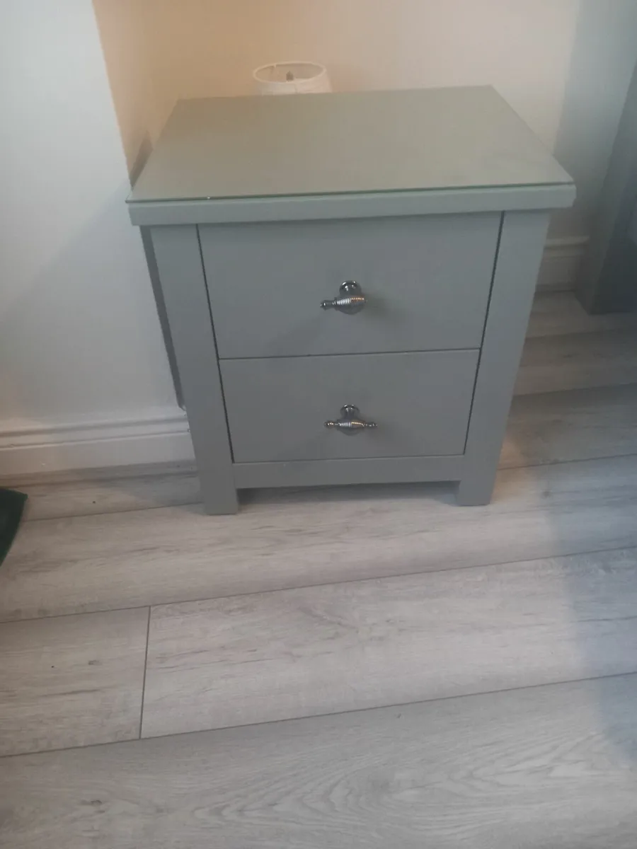 Bedroom set - Image 2