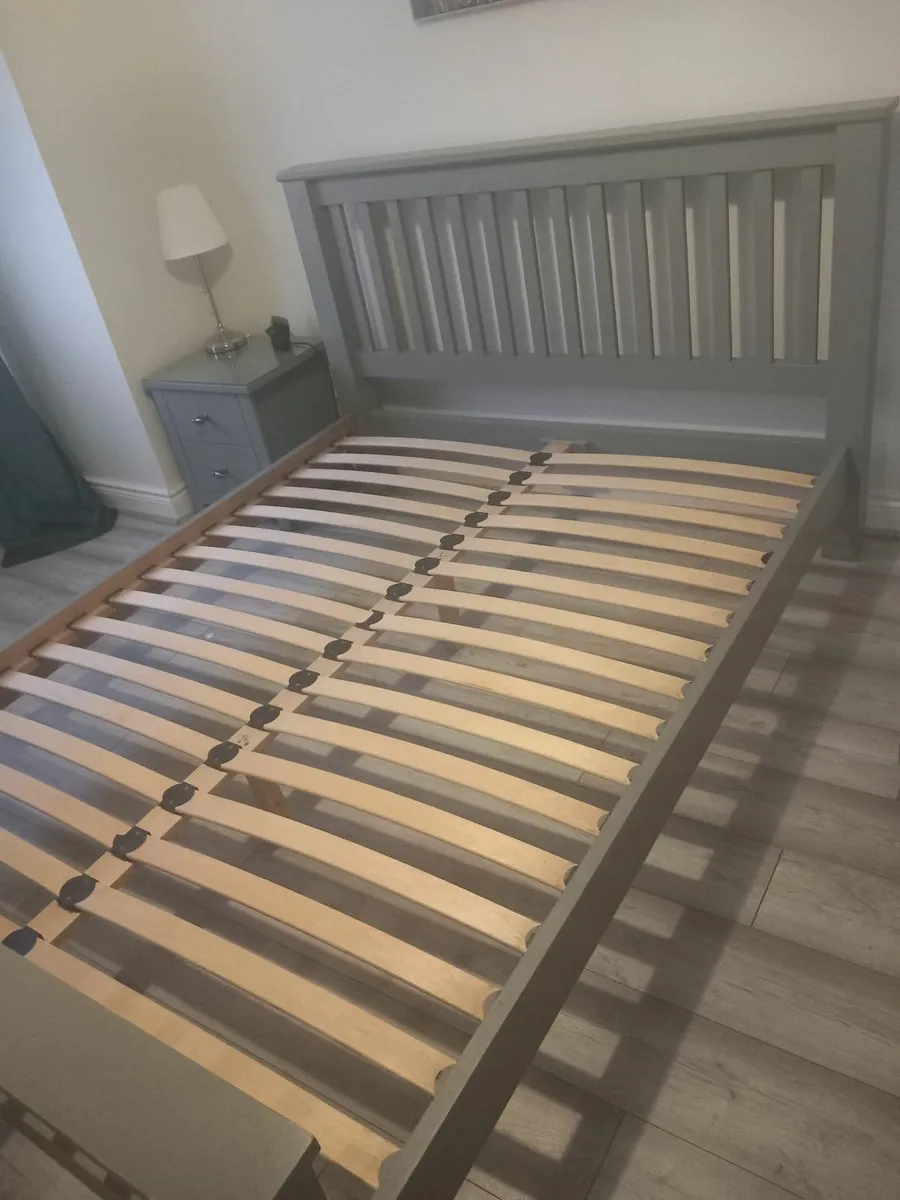 Bedroom set - Image 4