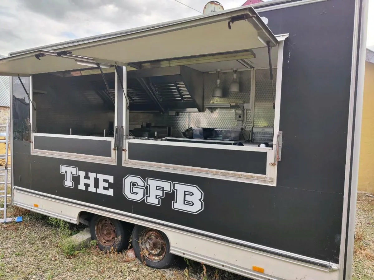 Food catering trailer - Image 1