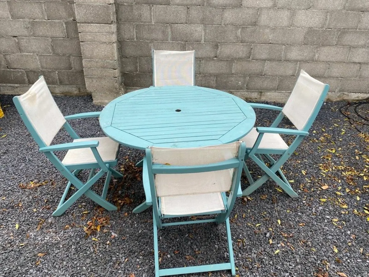 Free Outdoor table and 4 Chairs - Image 2