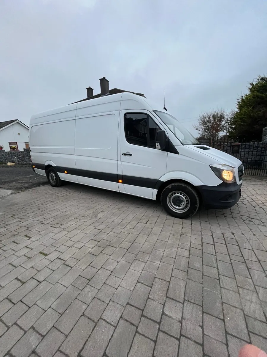172 Mercedes Sprinter NEW DOE - Image 2