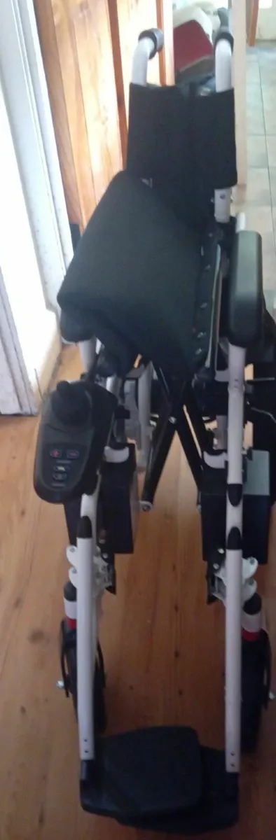 Electric wheelchair - Image 4