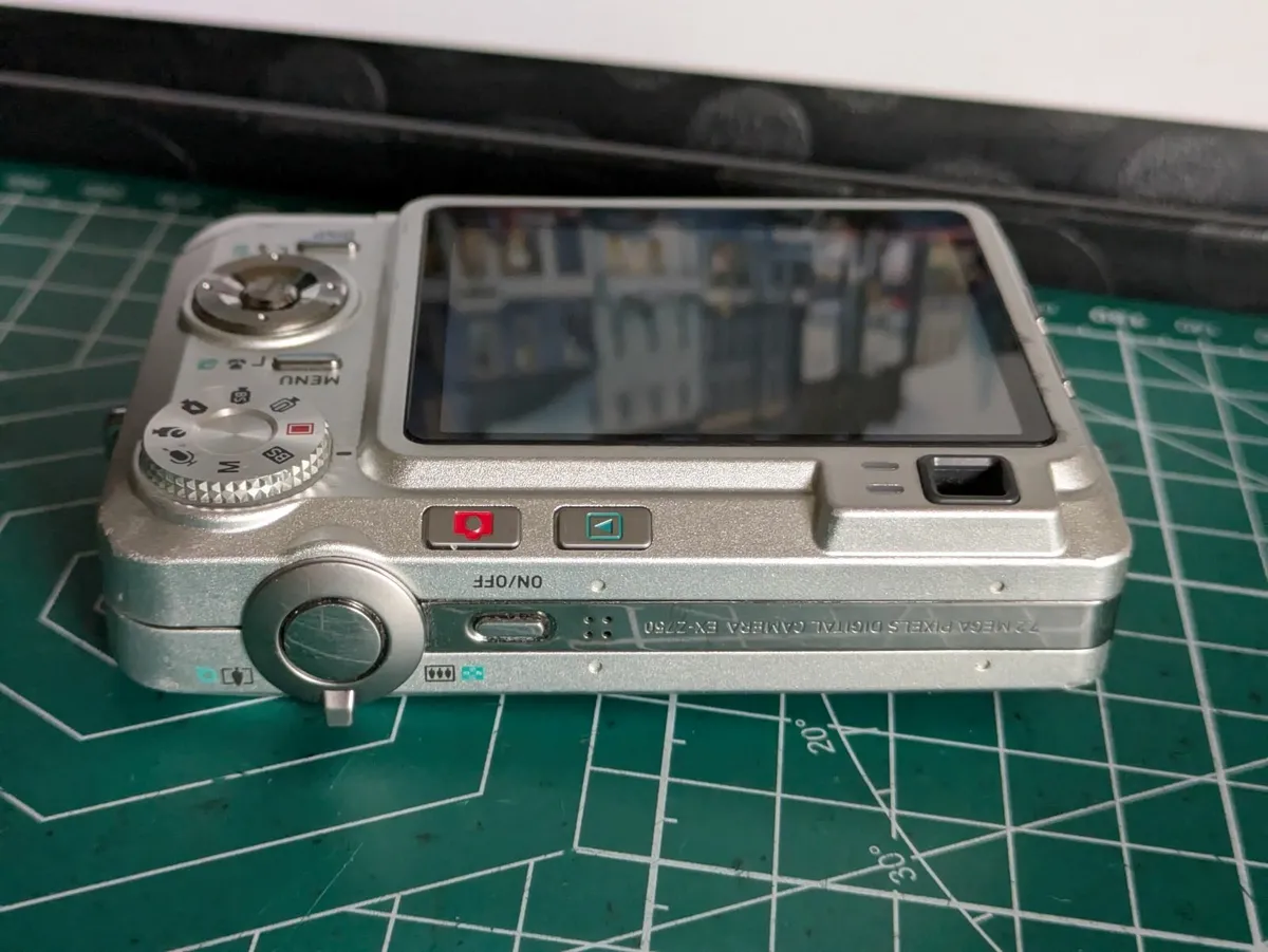 Casio exilim 7MP CCD🌈 digital compact camera - Image 4