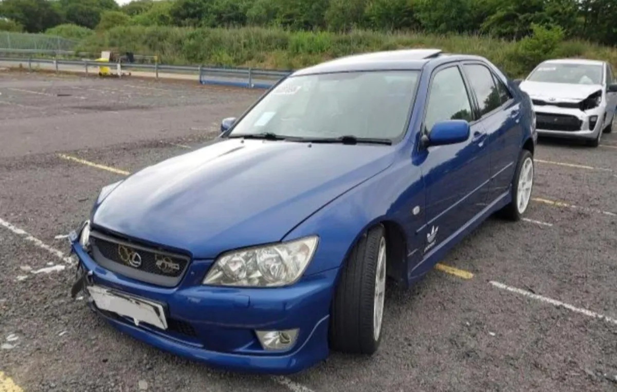 Lexus Is300 3.0 BREAKING PARTS SPARES ONLY - Image 3