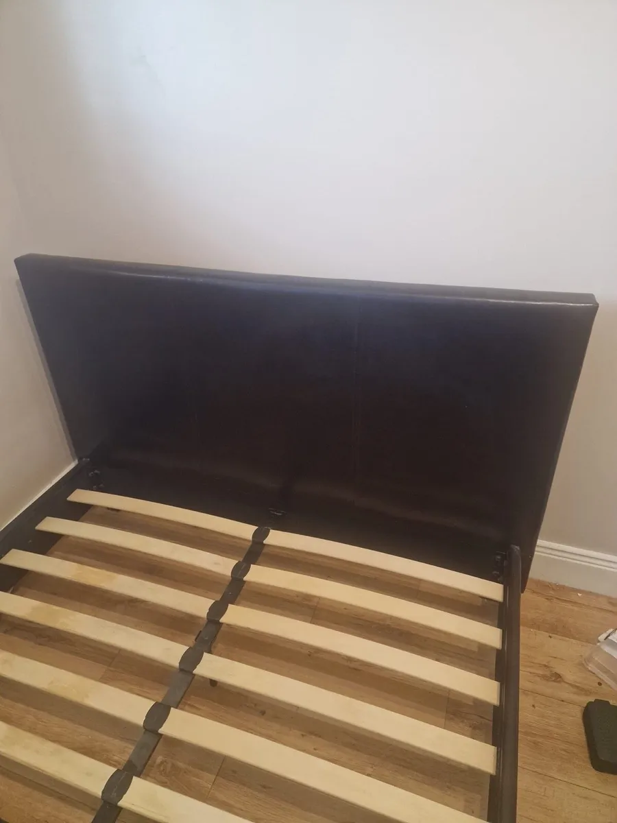Double bed - Image 1