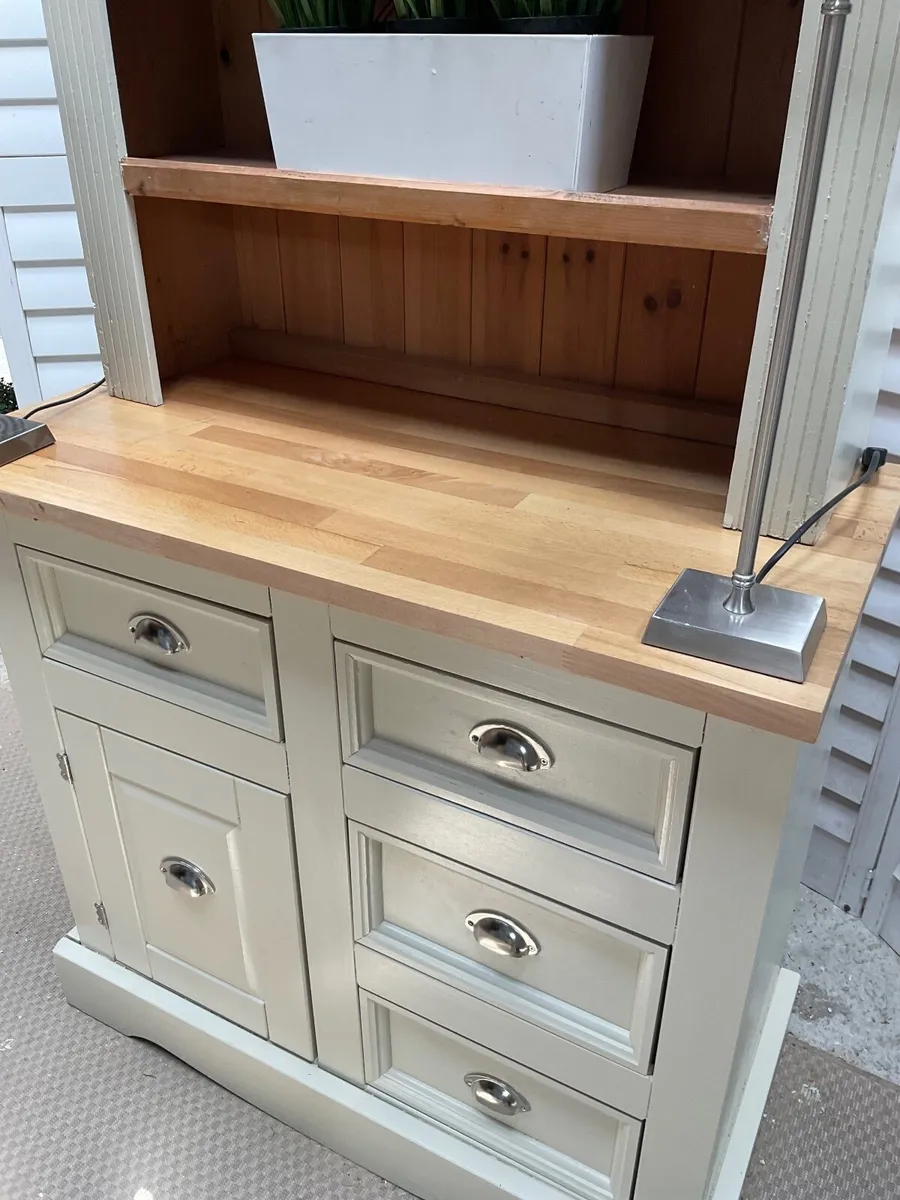 Kitchen dresser in a country chic style - Image 4
