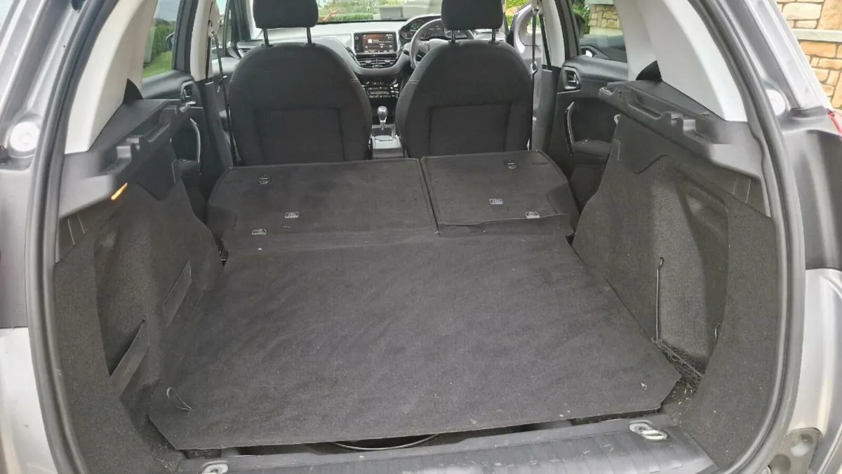 Peugeot 2008 active 1.2 AUTOMATIC - Image 2