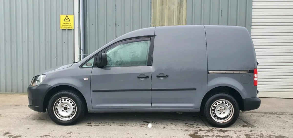 151 VW CADDY - Image 4