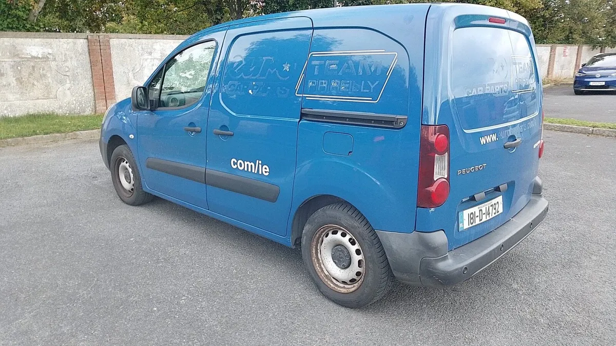 Peugeeot van for sale drives very good - Image 2