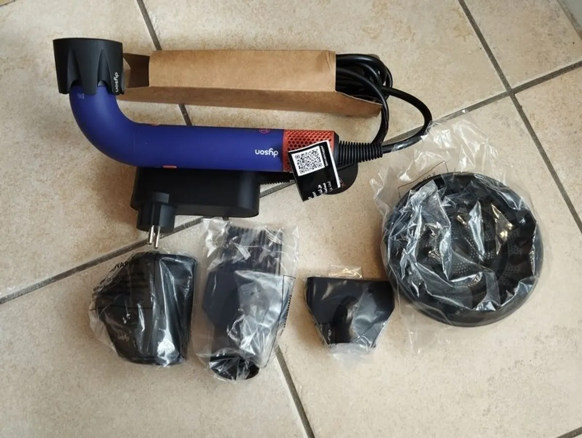 Dyson - Image 2