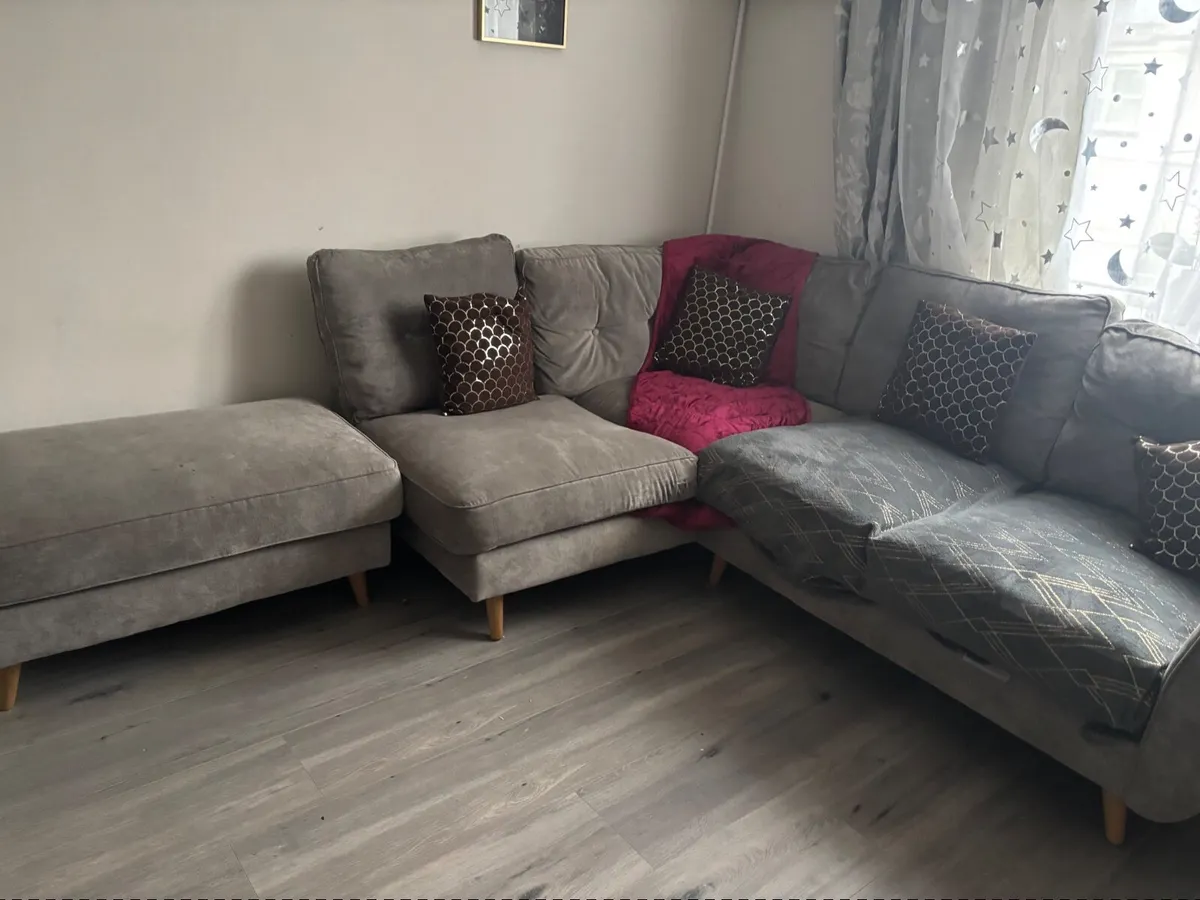 LShape corner sofa - Image 1
