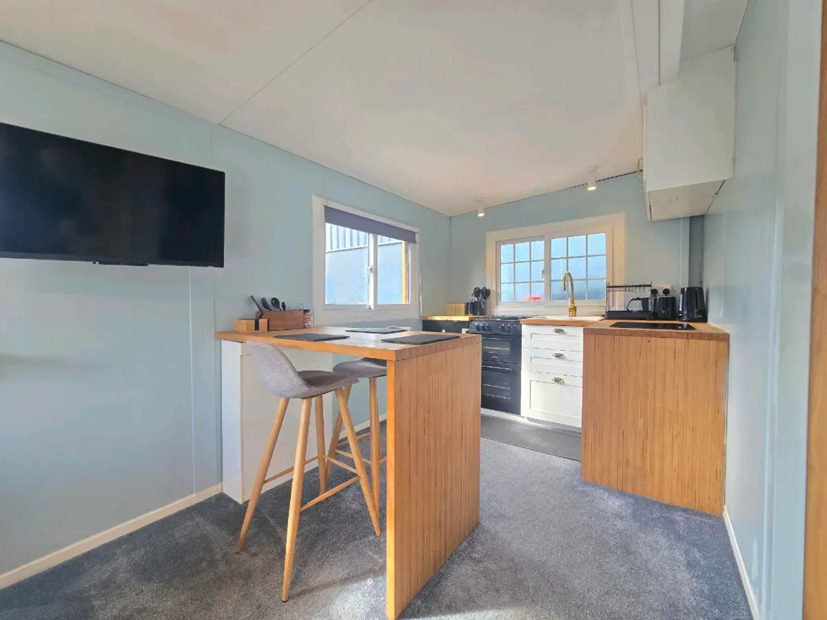 Expandable Home - Image 4