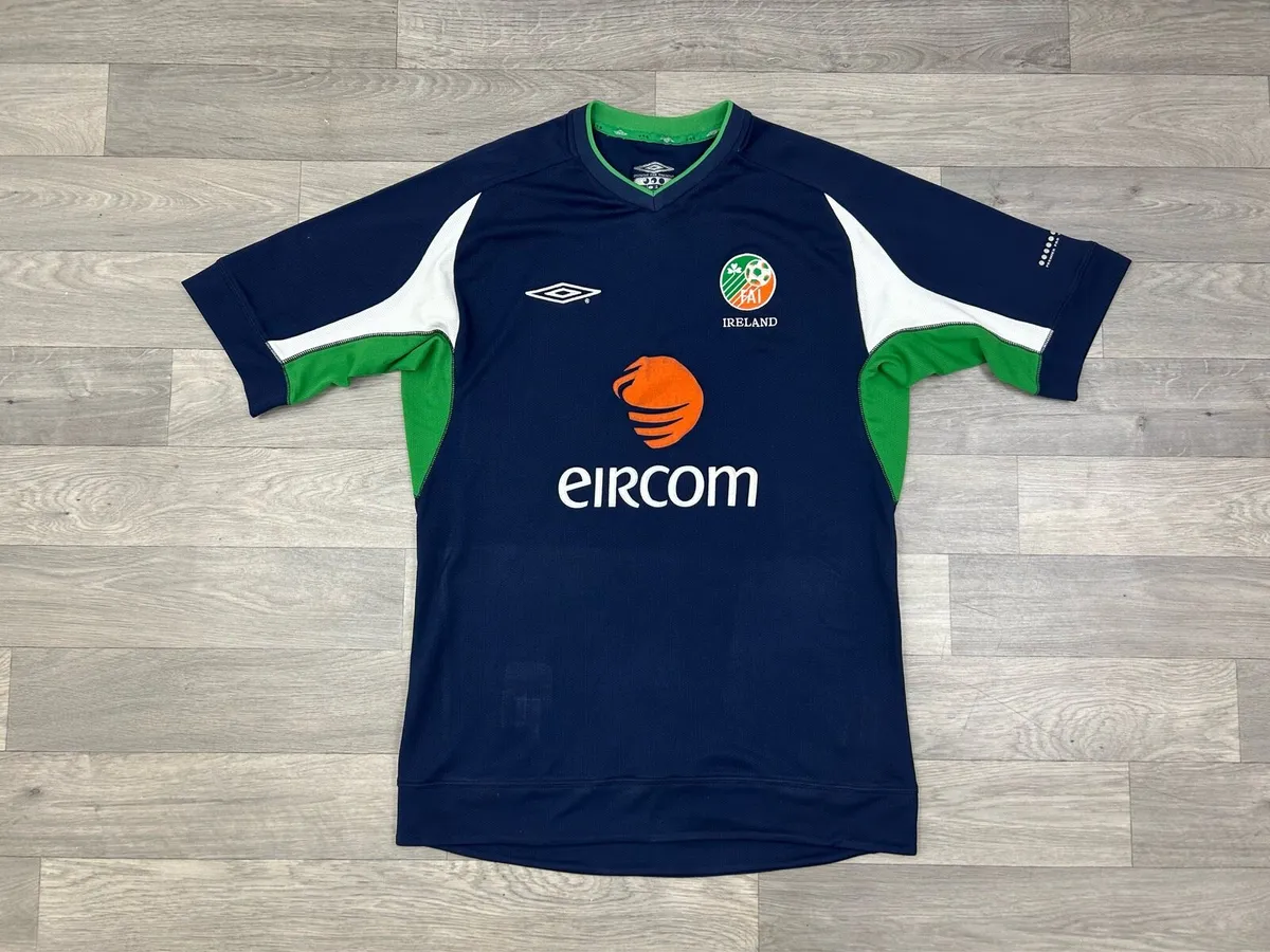 Rare Vintage 2001 Umbro Ireland Training Jersey M - Image 1