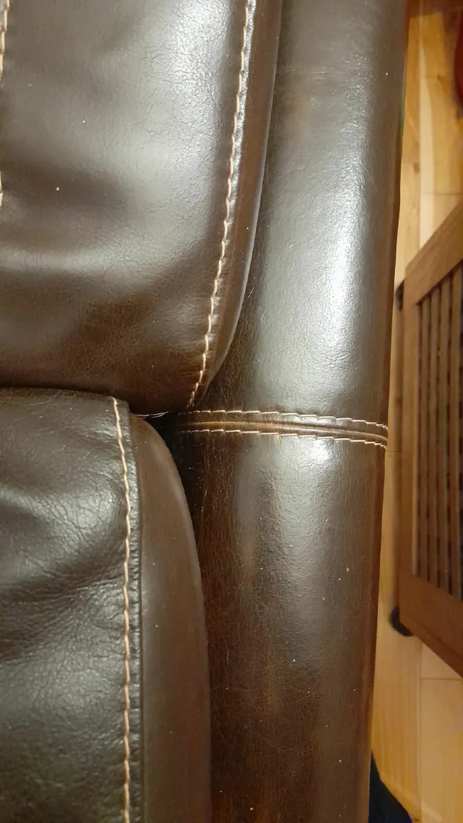 Three piece suite (leather) - Image 3
