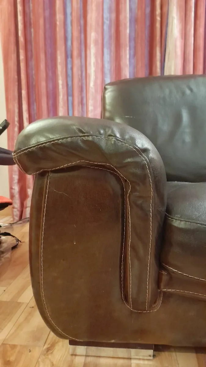 Three piece suite (leather) - Image 4