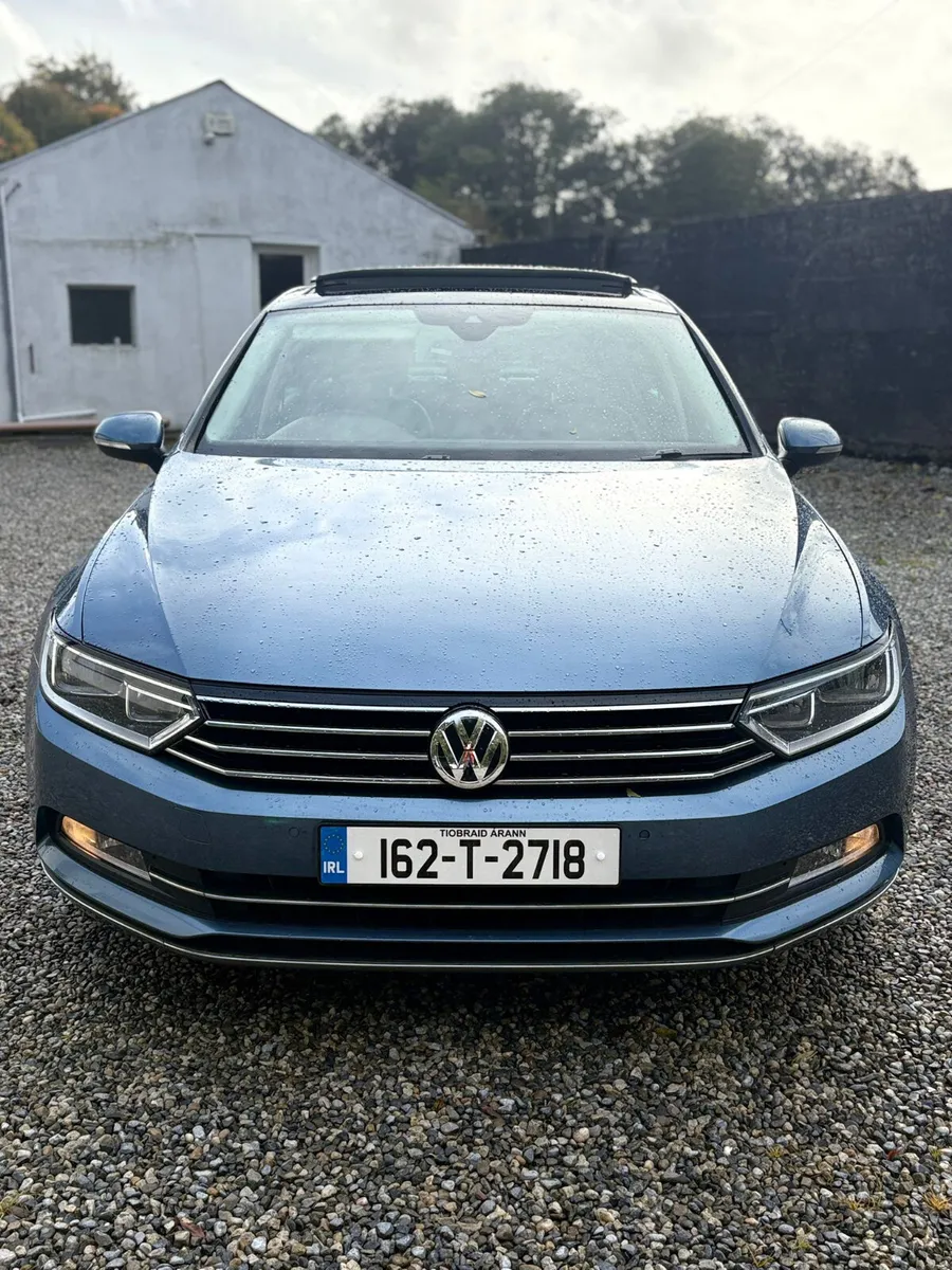 Volkswagen Passat 2016 - Image 2
