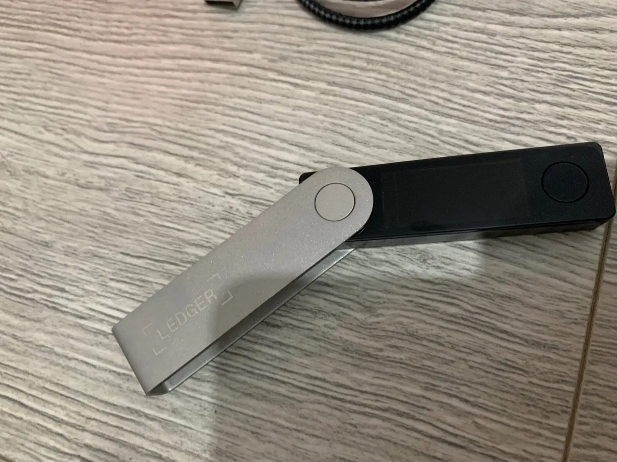 New unused Ledger Nano X hardware crypto wallet - Image 2