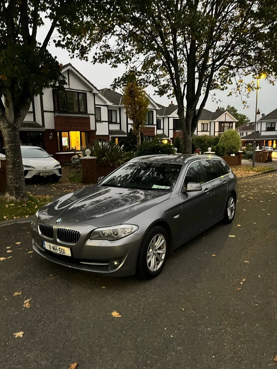 BMW 520d 2011 - Image 1