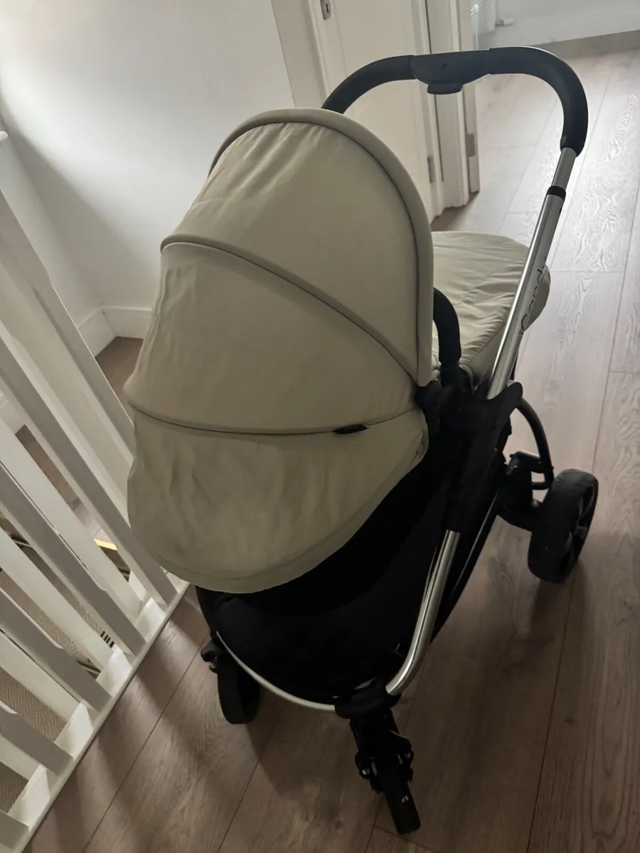 Pram - Image 3