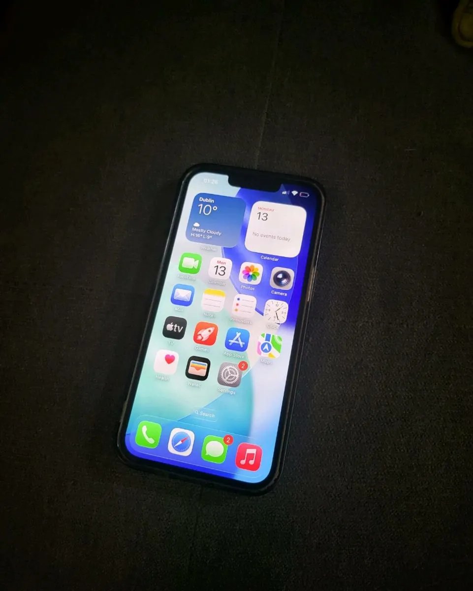 iPhone 14 - Image 1