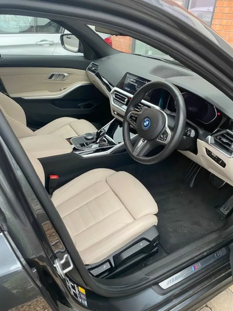 BMW 330e-Series 2021 Touring - Image 4