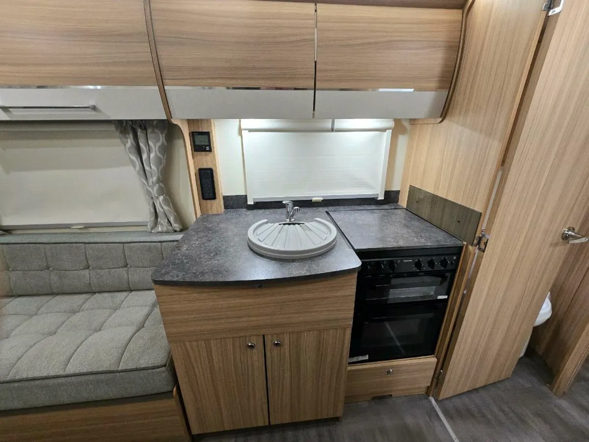 Caravan - Image 3