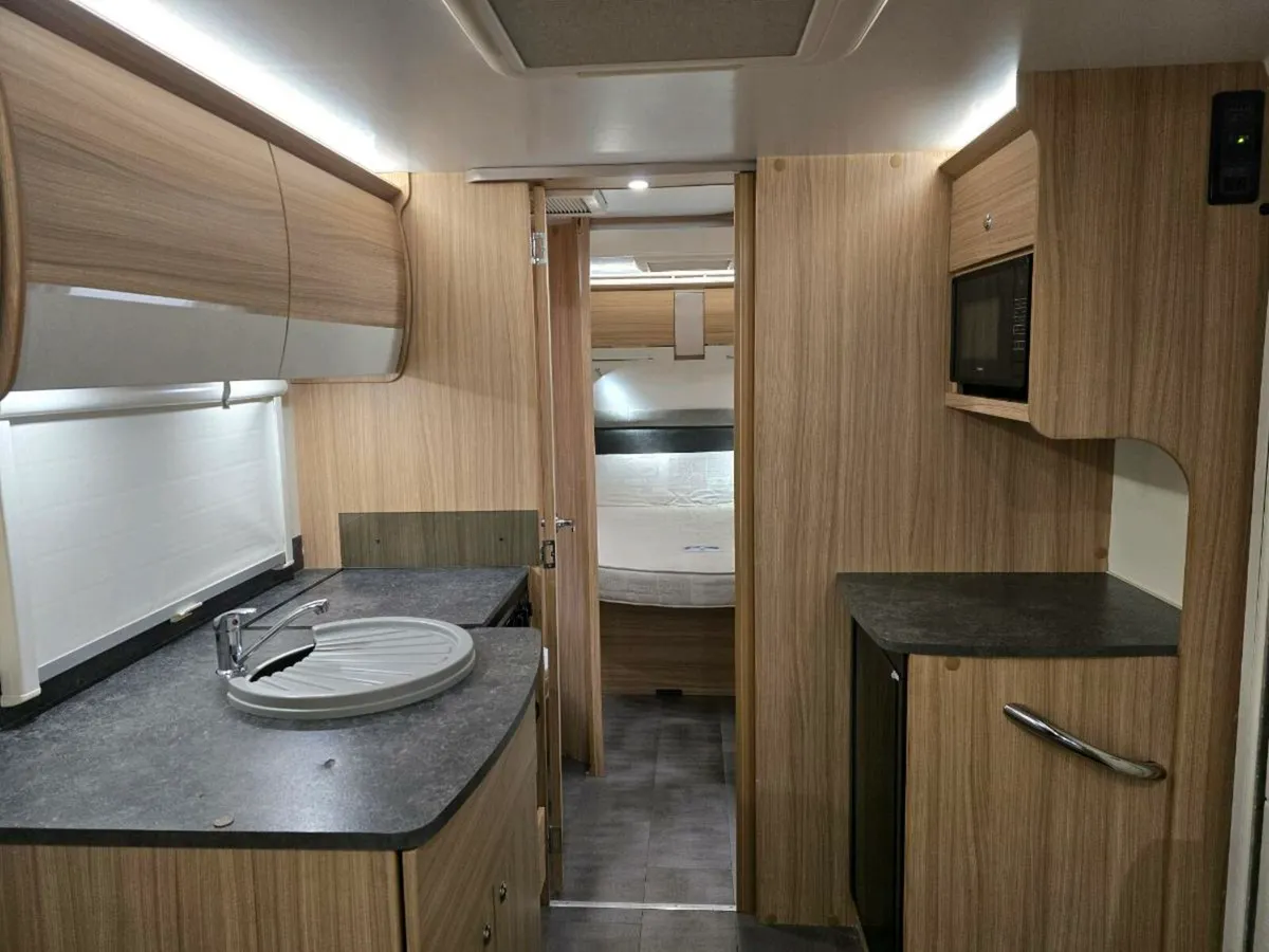 Caravan - Image 4
