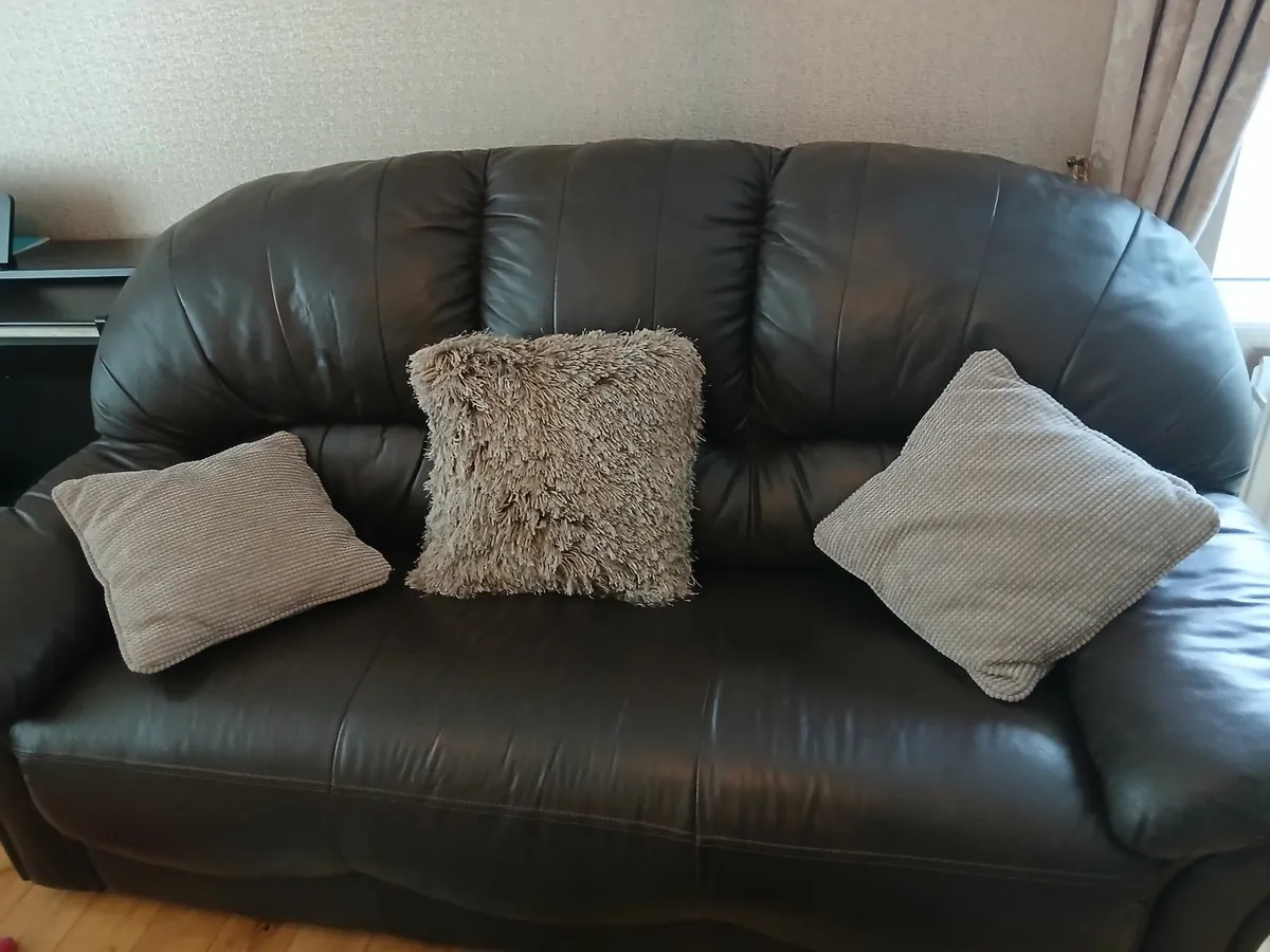 Suite of furniture - Image 3