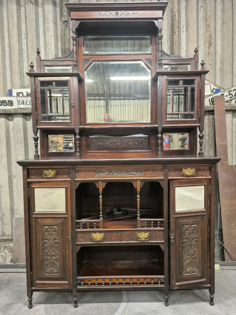 Cabinet - Image 1