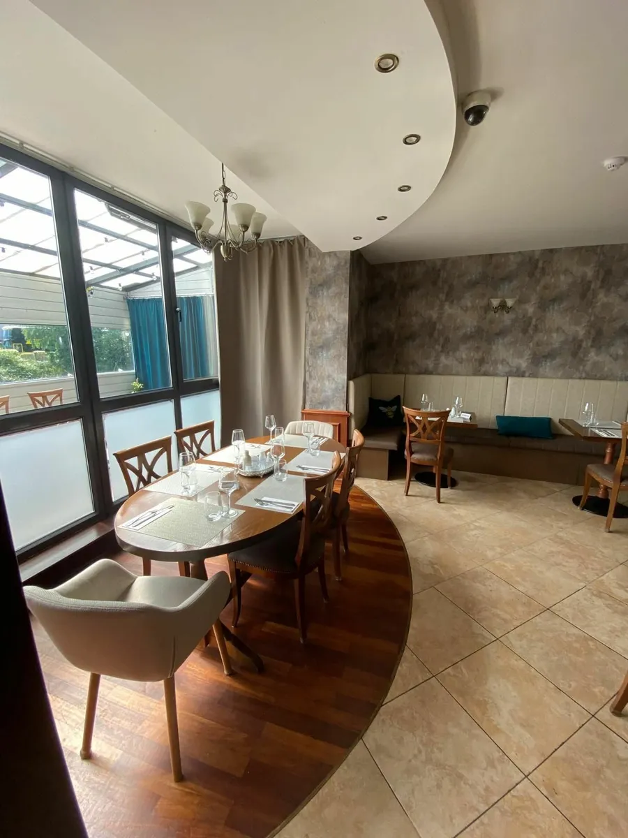 Restaurant lease for sale - Image 1