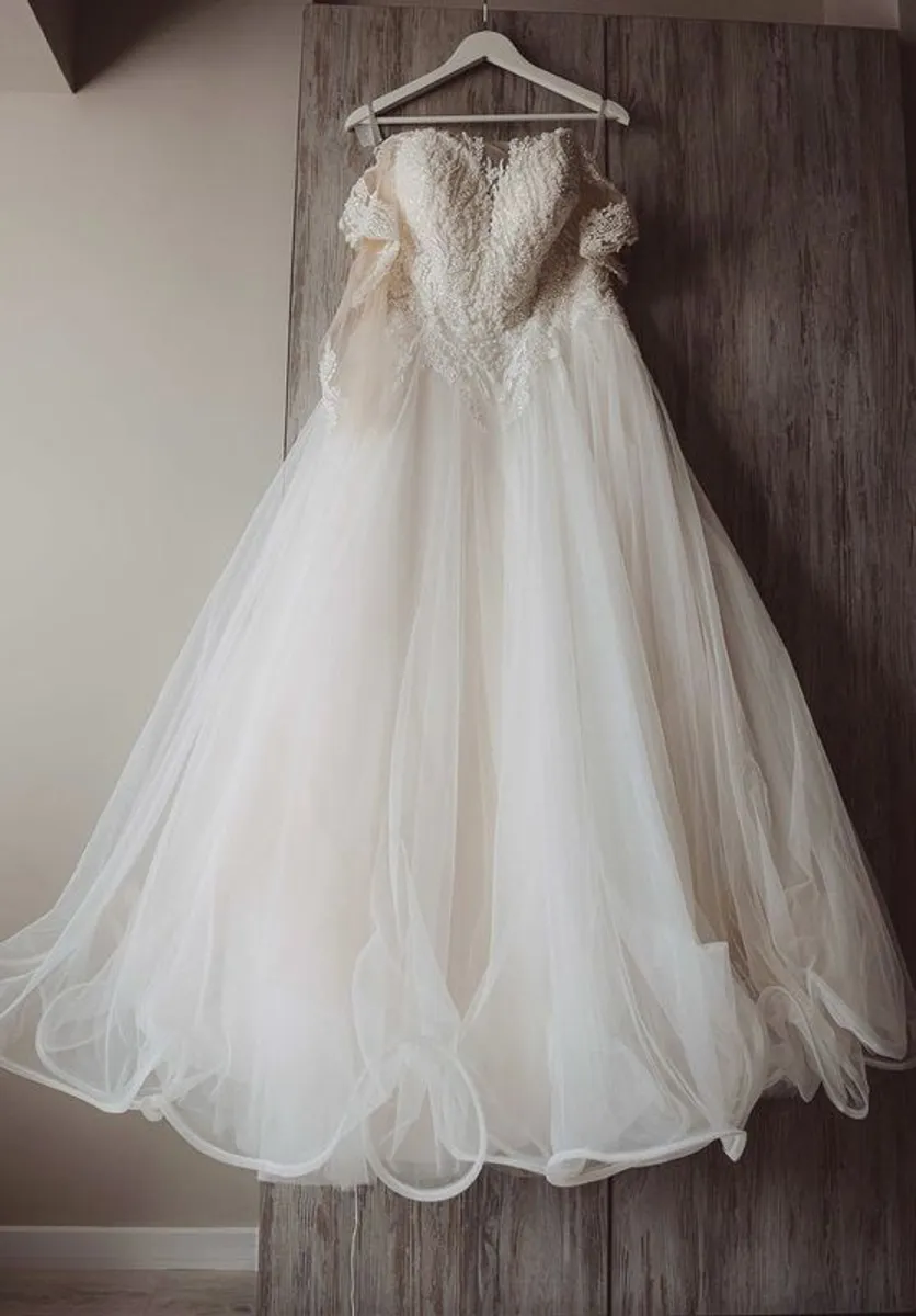 Elegant wedding dresses - Image 4