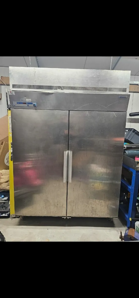 Commercial fridge - Image 2