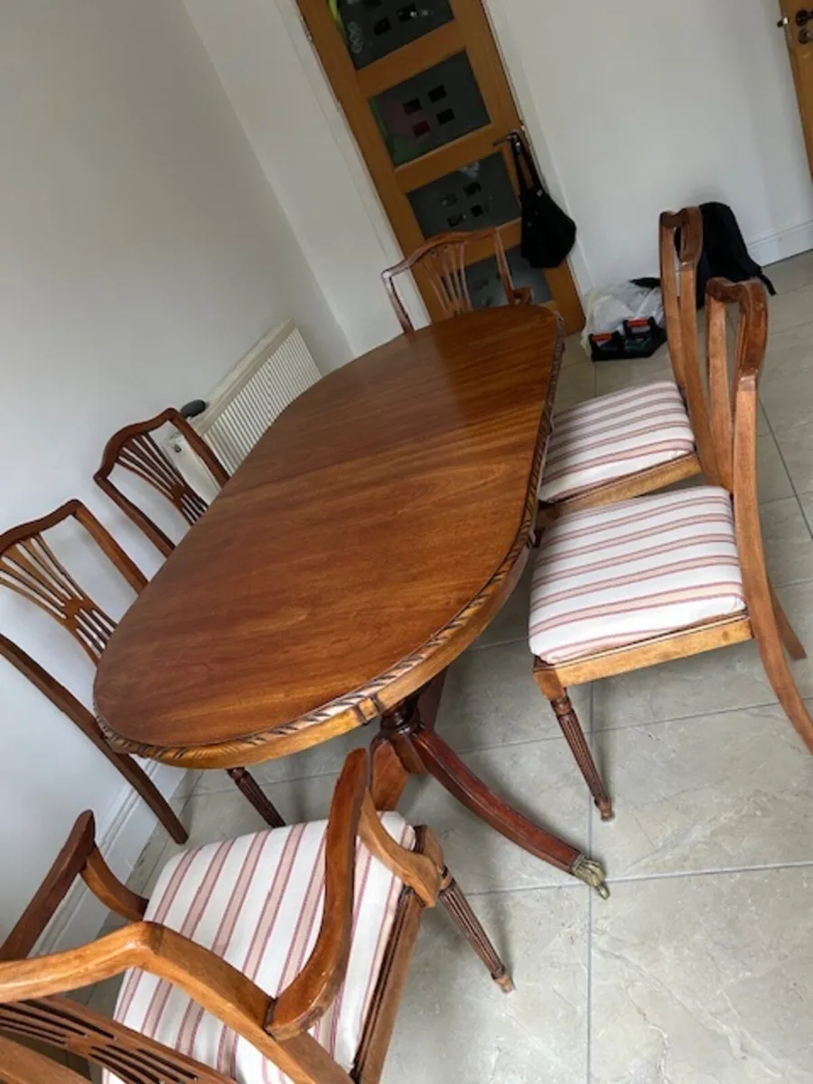 Dinner table with 6 chairs - Image 2