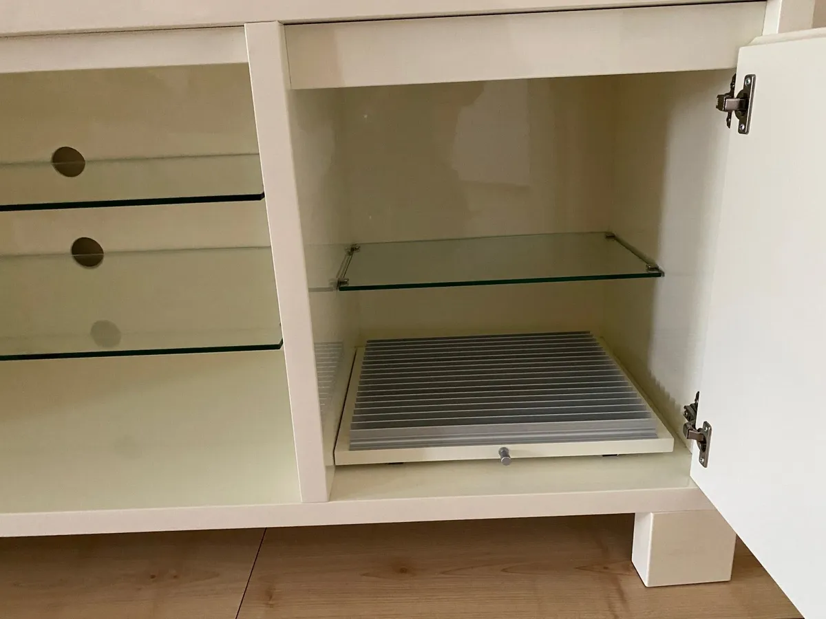 Tv stand - Image 3