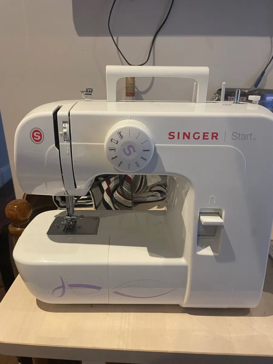 Singer Start 1306 Sewing Machine - Image 1