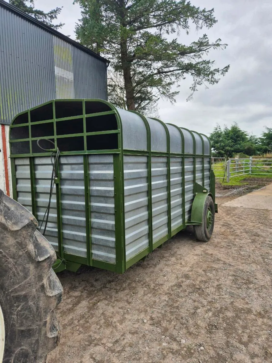 Cattle trailer - Image 1