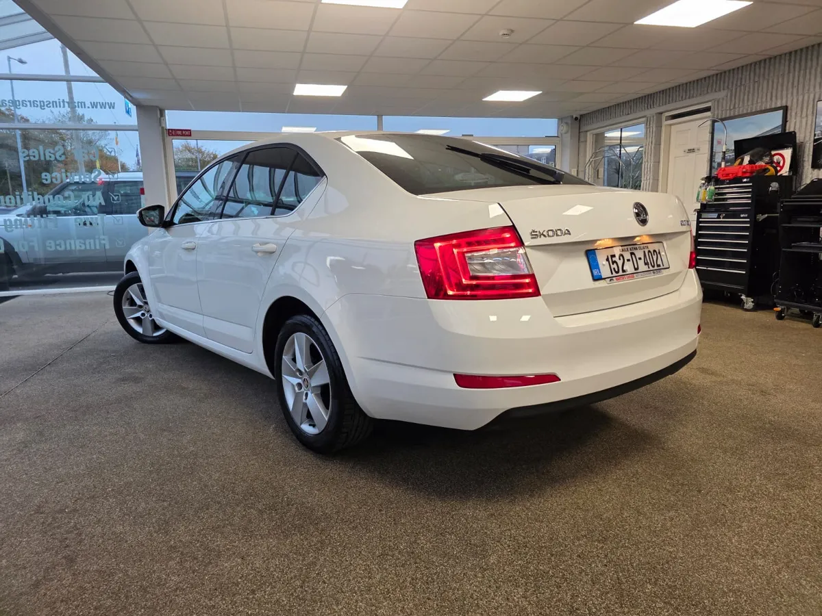 Skoda Octavia 1.6D Ambition 2015 - Image 4