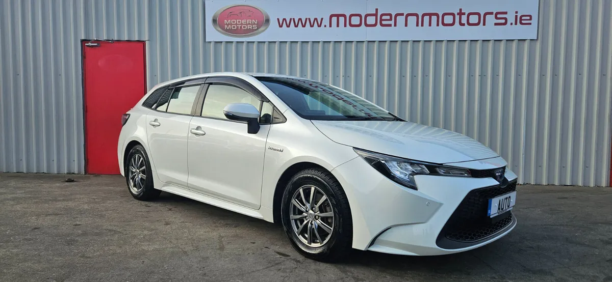 toyota corolla hybrid/petrol 1.8 auto estate - Image 3