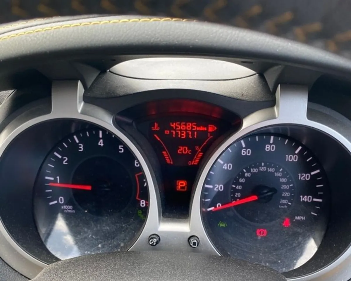 2016 Nissan Juke - Image 2