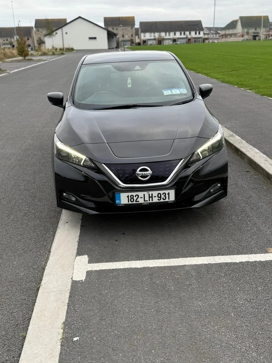 Nissan Leaf 40K EV SV 40KW '18 5DR AUTO 4DR - Image 1