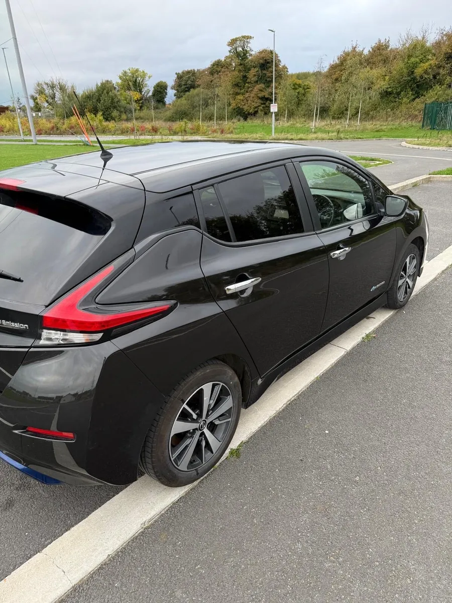 Nissan Leaf 40K EV SV 40KW '18 5DR AUTO 4DR - Image 3