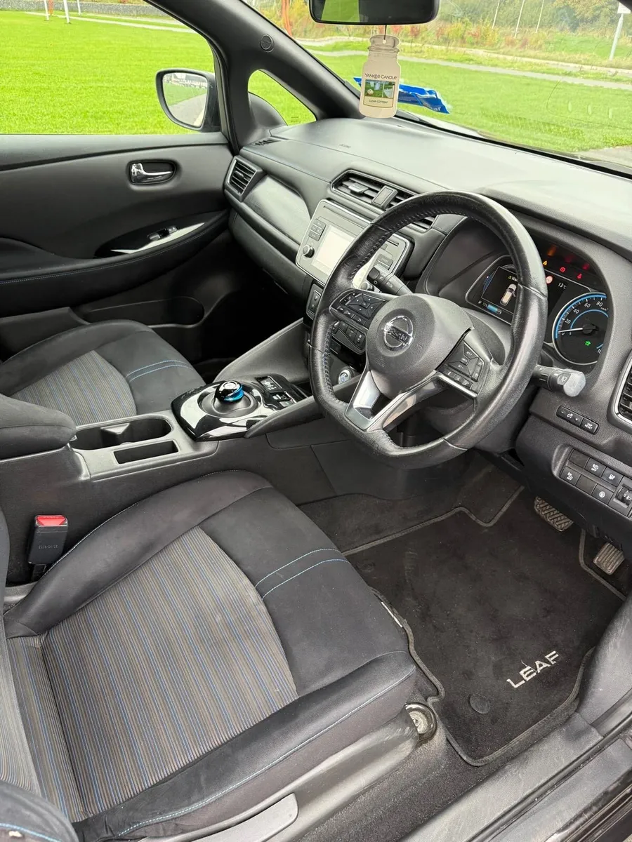Nissan Leaf 40K EV SV 40KW '18 5DR AUTO 4DR - Image 4