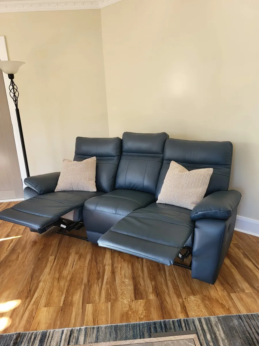 3 + 2 Leather Recliner - Image 4